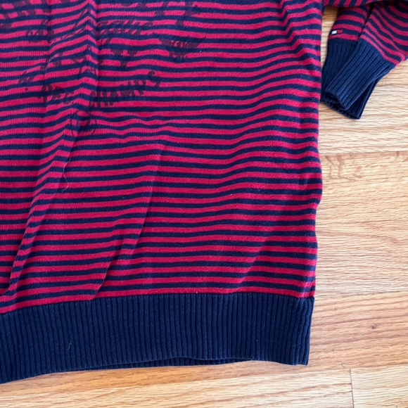 100% cotton Tommy Hilfiger v neck small boy sweater. Size 6 - Picture 5 of 8